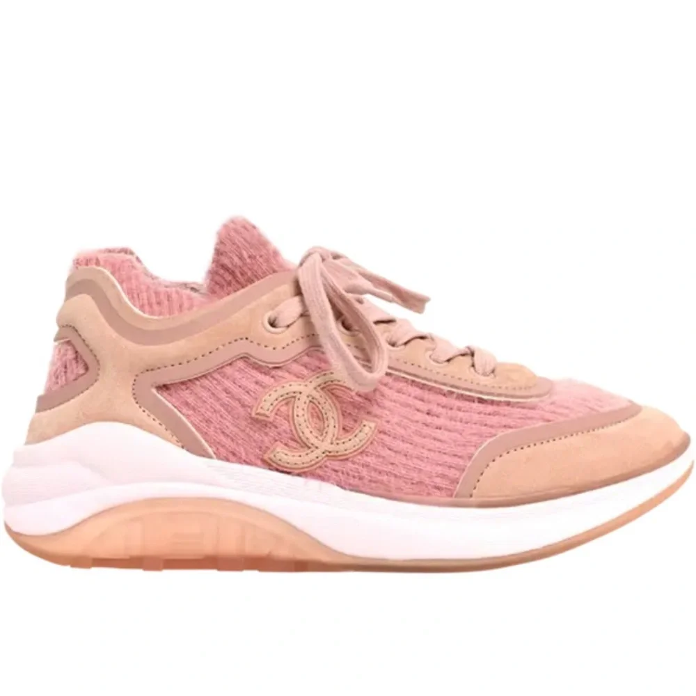 Chanel Pink Interlocking CC Logo Sneakers size 36.5. - Picture 1 of 11
